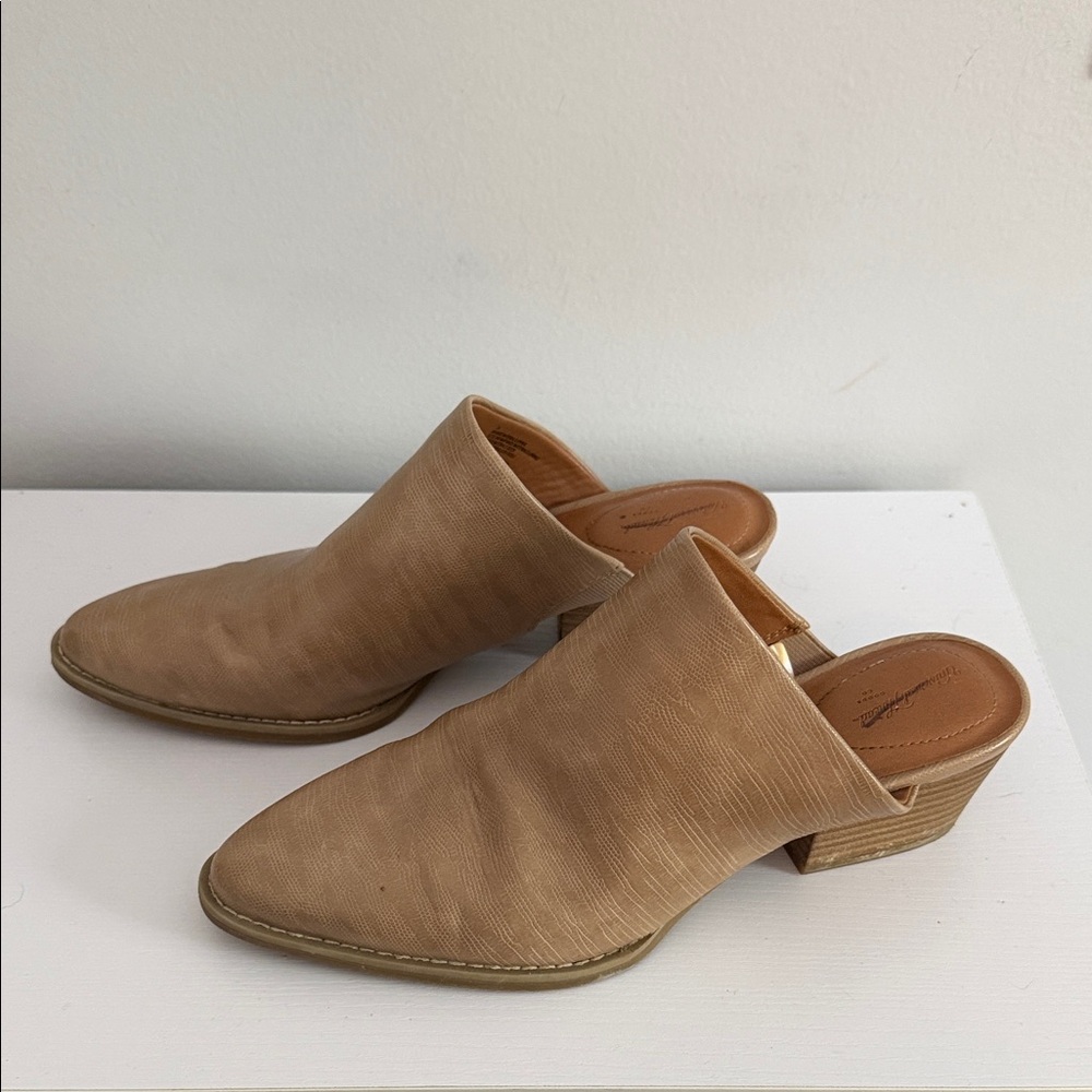 Universal Thread Light Brown Mules - Picture 2 of 4